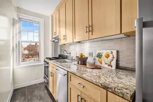 302 W 12th St, New York, NY 10014 - Photo 5