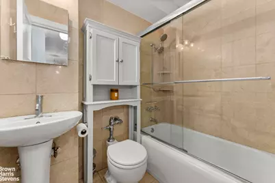 32 Gramercy Park S #5F, New York City, NY 10003 - Photo 3