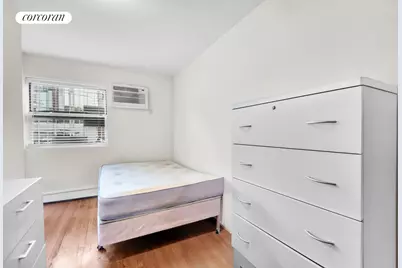 11-46 Welling Court, New York City, NY 11102 - Photo 11