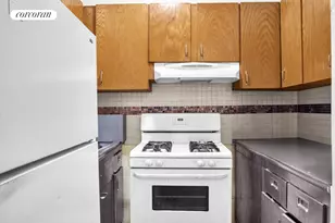 11-46 Welling Ct, New York City, NY 11102 - Photo 13