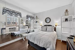 203 E 72nd St, New York City, NY 10021 - Photo 5