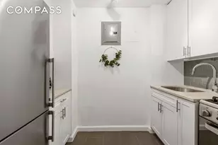 301 E 69th St, New York City, NY 10021 - Photo 3