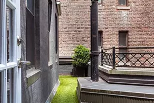 140 W 58th St, New York City, NY 10019 - Photo 11