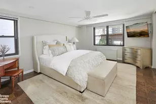 165 W 66th St, New York City, NY 10023 - Photo 7