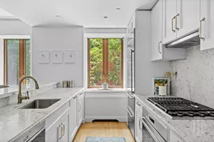 225 E 19th St, New York City, NY 10003 - Photo 5