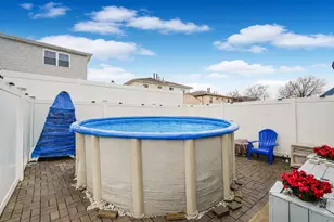 22 Globe Ave, New York, NY 10314 - Photo 25