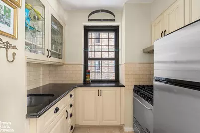 245 E 72nd Street #2G, New York City, NY 10021 - Photo 5