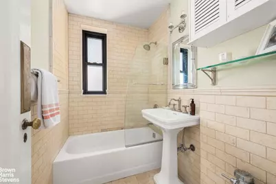 245 E 72nd Street #2G, New York City, NY 10021 - Photo 7