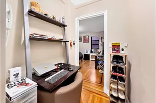 142 E 49th St, New York City, NY 10017 - Photo 3