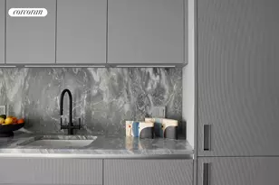 547 W 47th St, New York, NY 10036 - Photo 5