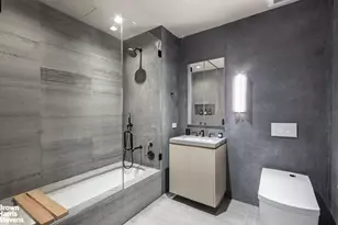 111 Leroy St, New York City, NY 10014 - Photo 11