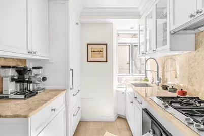 44 E 67th Street #11A, New York City, NY 10065 - Photo 11