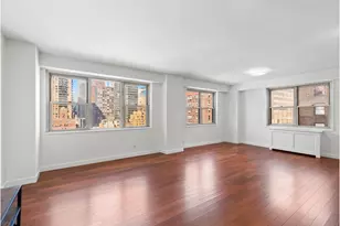 400 E 54th St, New York City, NY 10022 - Photo 1