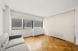 310 W 56th St, New York City, NY 10019 - Photo 9