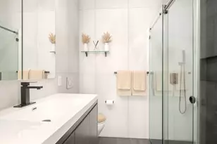 521 W 47th St, New York City, NY 10036 - Photo 13