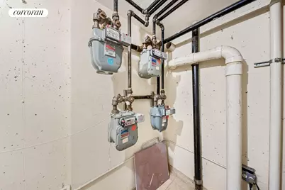 35-30 10th Street, New York City, NY 11106 - Photo 9