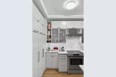 146 E 49th Street #9B, New York City, NY 10017 - Photo 7