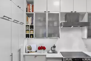 146 E 49th St, New York City, NY 10017 - Photo 7