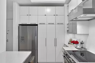 146 E 49th St, New York City, NY 10017 - Photo 9