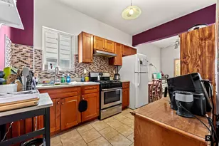 23-53 37th St, New York City, NY 11105 - Photo 5