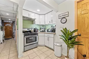 23-53 37th St, New York City, NY 11105 - Photo 15