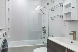 390 W Broadway, New York City, NY 10012 - Photo 13