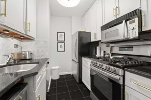 315 E 72nd St, New York, NY 10021 - Photo 9
