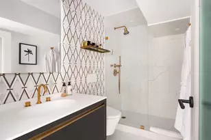 421 Hudson St, New York, NY 10014 - Photo 9