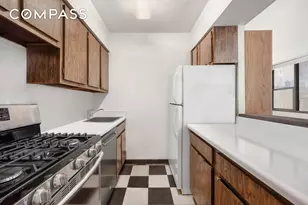 301 E 45th St, New York City, NY 10017 - Photo 5