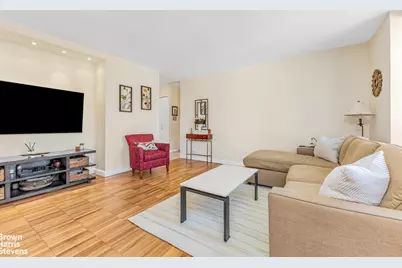 300 E 85th Street #1803, New York City, NY 10028 - Photo 5