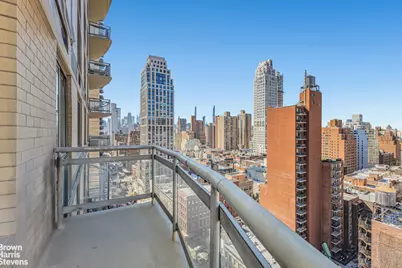300 E 85th Street #1803, New York City, NY 10028 - Photo 21