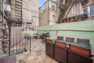 28 Perry St, New York City, NY 10014 - Photo 3