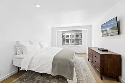 360 E 72nd Street #B610, New York City, NY 10021 - Photo 5