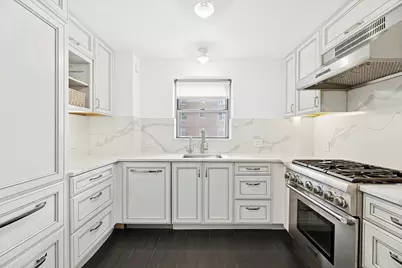 360 E 72nd Street #B610, New York City, NY 10021 - Photo 3