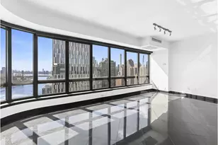 530 E 76th St, New York City, NY 10021 - Photo 3