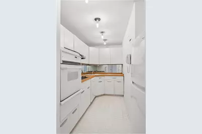 205 E 63rd Street #16F, New York City, NY 10065 - Photo 3