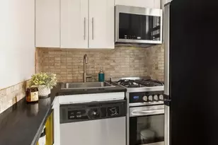 333 E 53rd St, New York City, NY 10022 - Photo 3