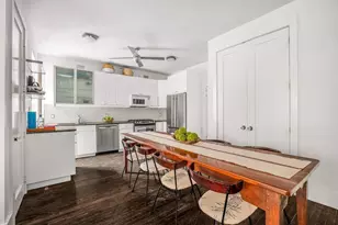 333 E 41st St, New York City, NY 10017 - Photo 3