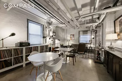 333 E 43rd Street #110/111, New York, NY 10017 - Photo 11