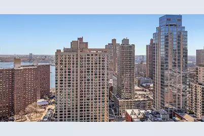 300 E 93rd Street #30E, New York City, NY 10128 - Photo 5