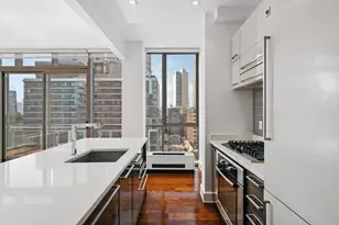 26-26 Jackson Ave, New York City, NY 11101 - Photo 11