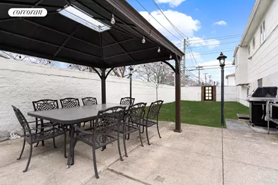 2102 E 73rd Street, New York City, NY 11234 - Photo 17