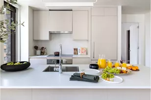 300 E 50th St, New York, NY 10022 - Photo 13