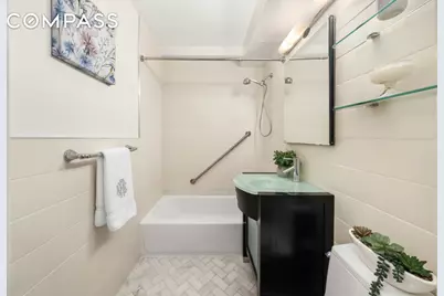 233 E 70th Street #8T, New York, NY 10021 - Photo 7