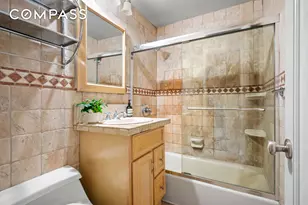 235 W 70th St, New York, NY 10023 - Photo 7