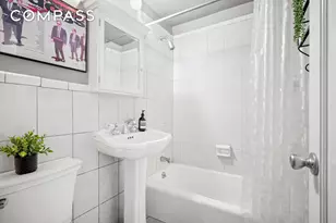 235 W 70th St, New York, NY 10023 - Photo 13