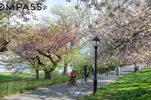 304 W 88th St, New York City, NY 10024 - Photo 13