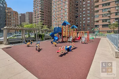 210 E Broadway #H1305, New York City, NY 10002 - Photo 19