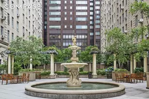 340 W 57th St, New York City, NY 10019 - Photo 15