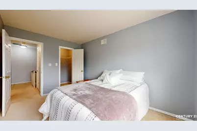 32 Aspen Knolls Way, New York City, NY 10312 - Photo 17